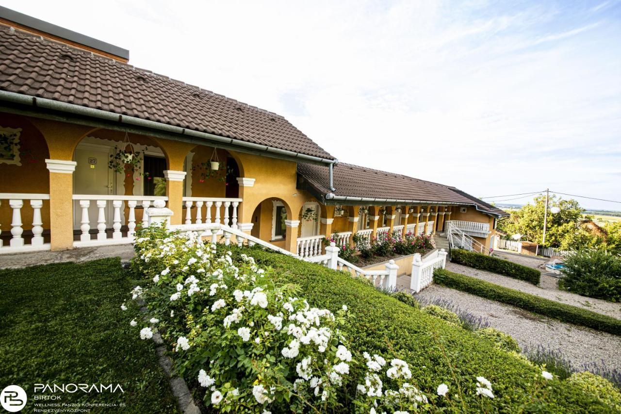 Panorama Birtok - Wellness Panzio, Konferencia Es Rendezvenykoezpont Bed and Breakfast Győrújbarát Eksteriør billede