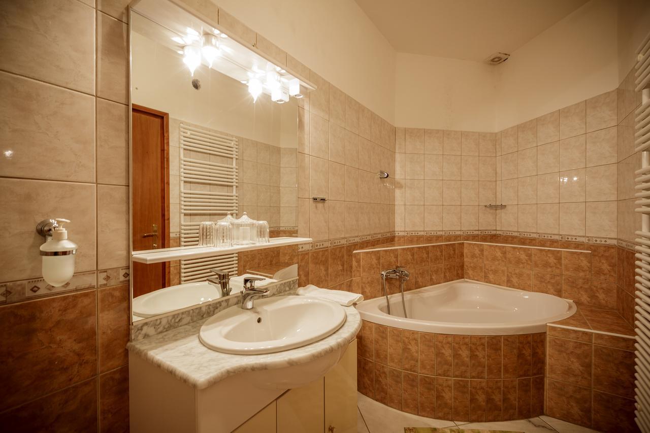 Panorama Birtok - Wellness Panzio, Konferencia Es Rendezvenykoezpont Bed and Breakfast Győrújbarát Eksteriør billede